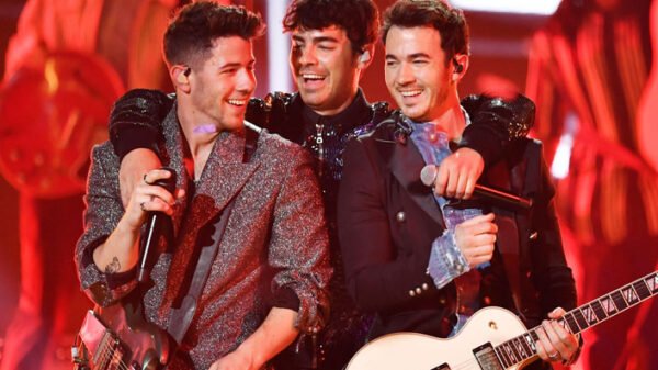 JONAS BROTHERS